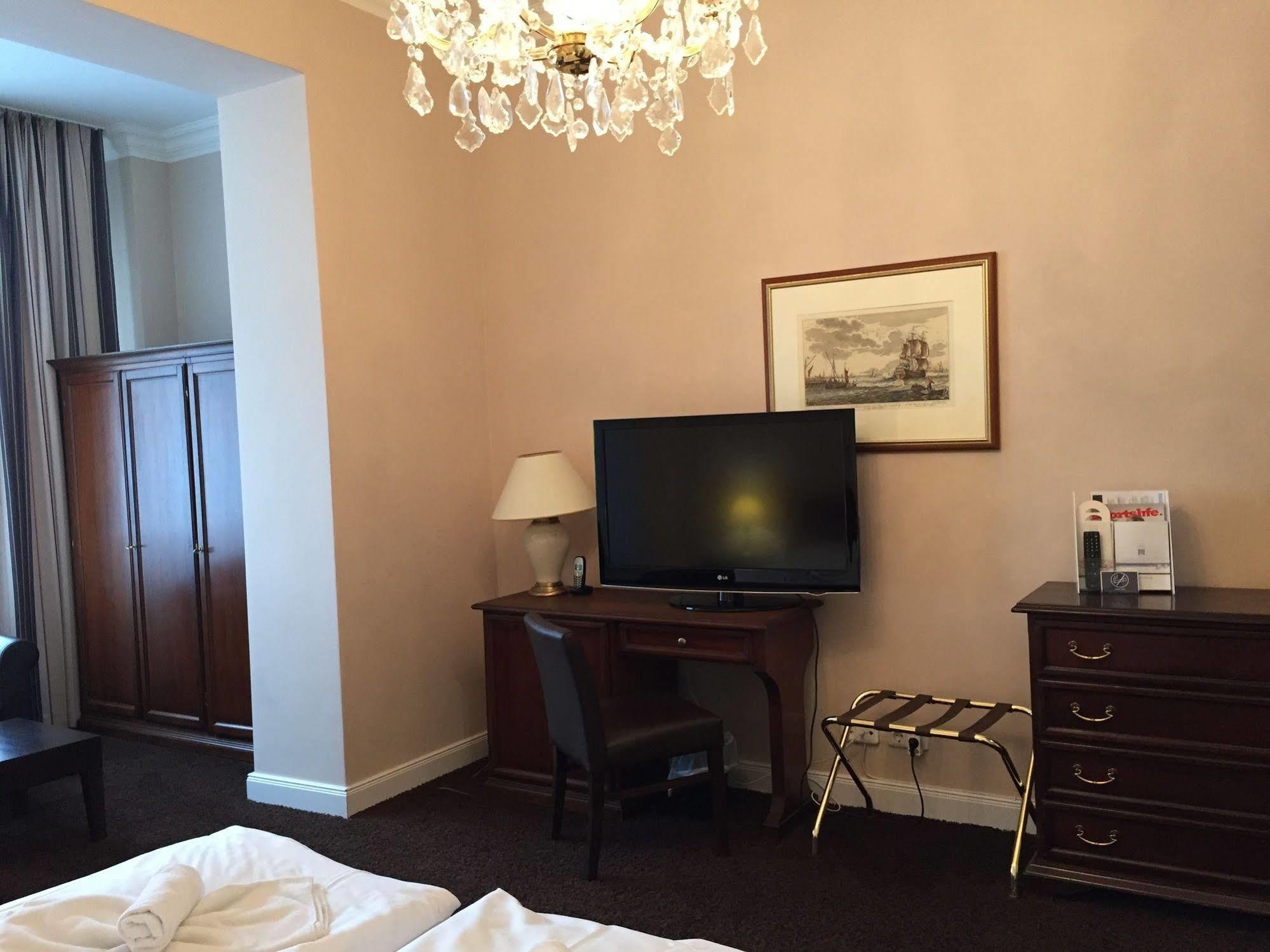 Hotel Vier Jahreszeiten Binz - Adults Only Buitenkant foto